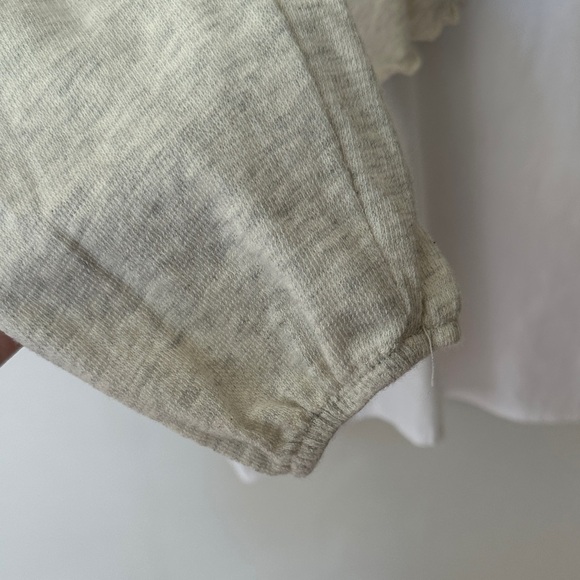ONTWELFTH | Beige and White Ruffled Blouse - Picture 5 of 12